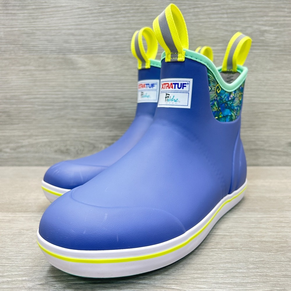 XTRATUF Women's Blue Rain Boots 9 more like a 10-10.5